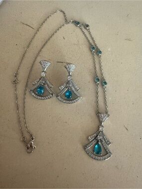 Silver-Tone Blue Teardrop Pendant Necklace and Earrings Set